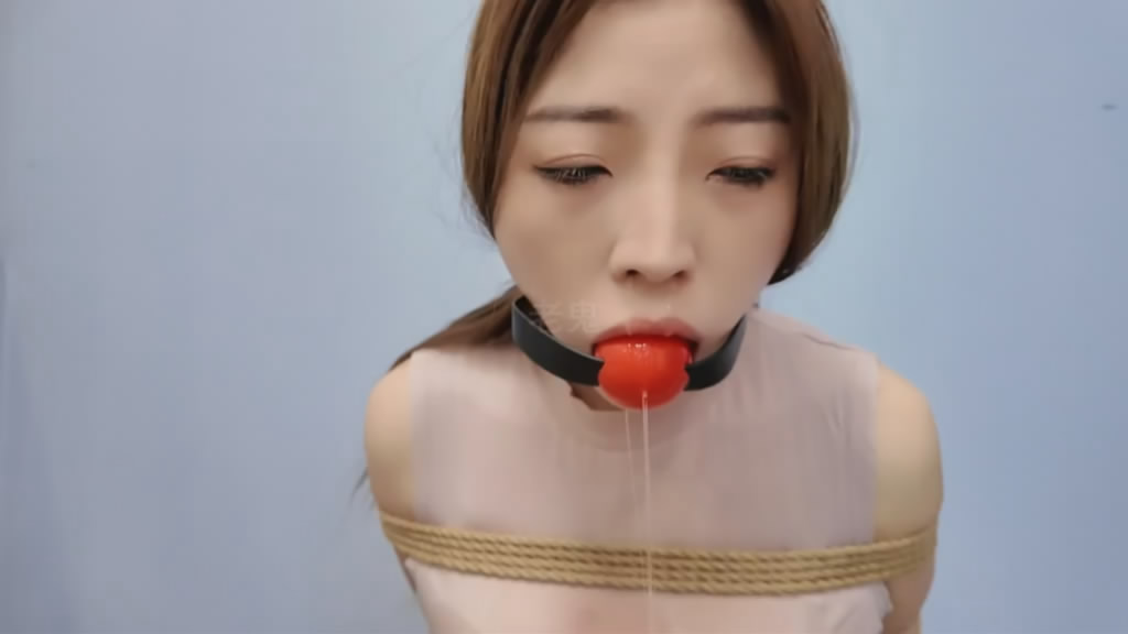 李大侠 佳佳堵嘴炼狱上 特殊堵嘴工具灰丝紧身衣鼻涕眼泪口水湿身-逍遥自在