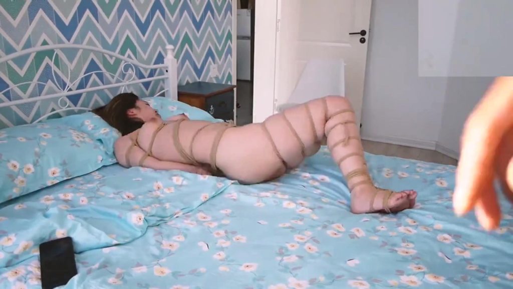 海语蛇缚全身捆绑午休[00_25_40][20250623-152437]