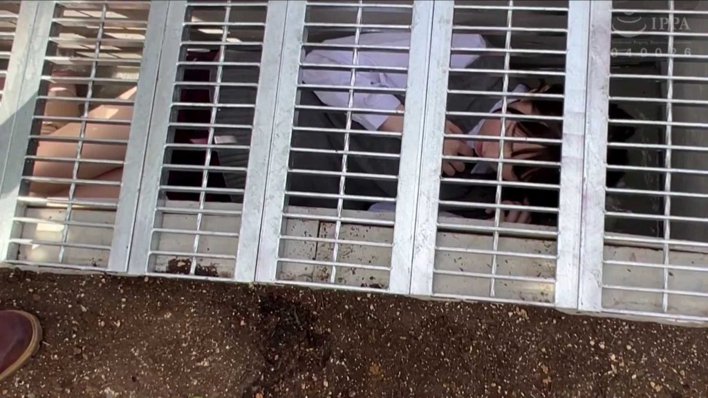 【日韩绳艺】被监禁拘束在水道里的奴隶美少女-逍遥自在