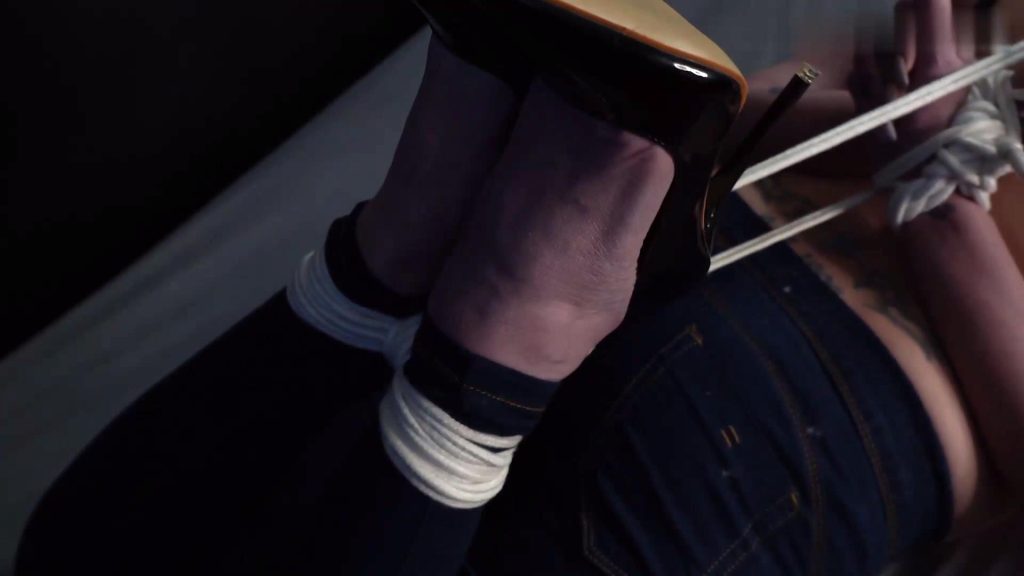 20250701153810961-5012 Amber in Jeans [00_06_11][20250701-152714]