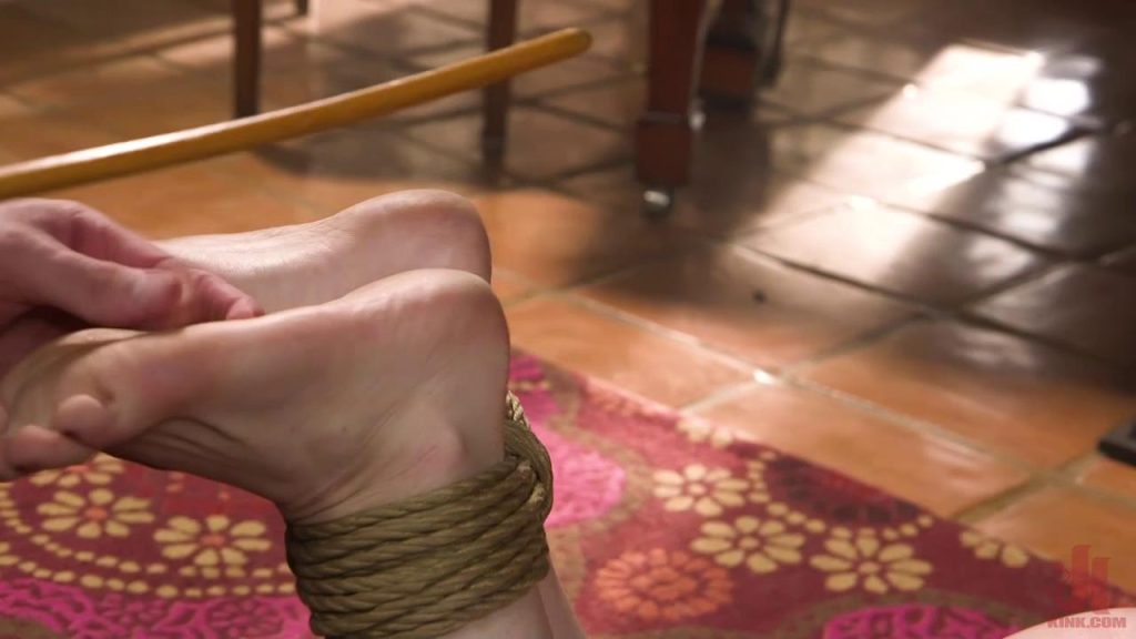 【欧美绳艺】黑暗的幻想-逍遥自在