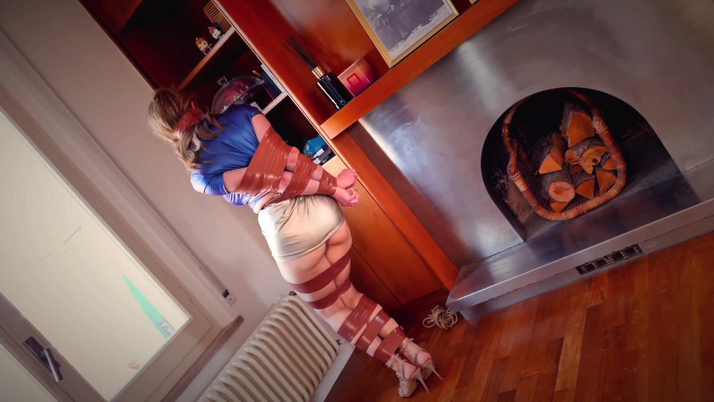 Alba & Fatima - Eyes[00_26_27][20250725-133251]