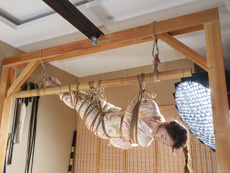 被绳索包裹的优美身躯（图片+视频）-逍遥自在