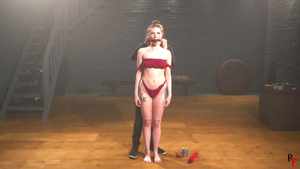 RF 美女Meloxy木乃伊全包捆绑，地板挣扎头发绑到脚趾的驷马PT1+2-逍遥自在