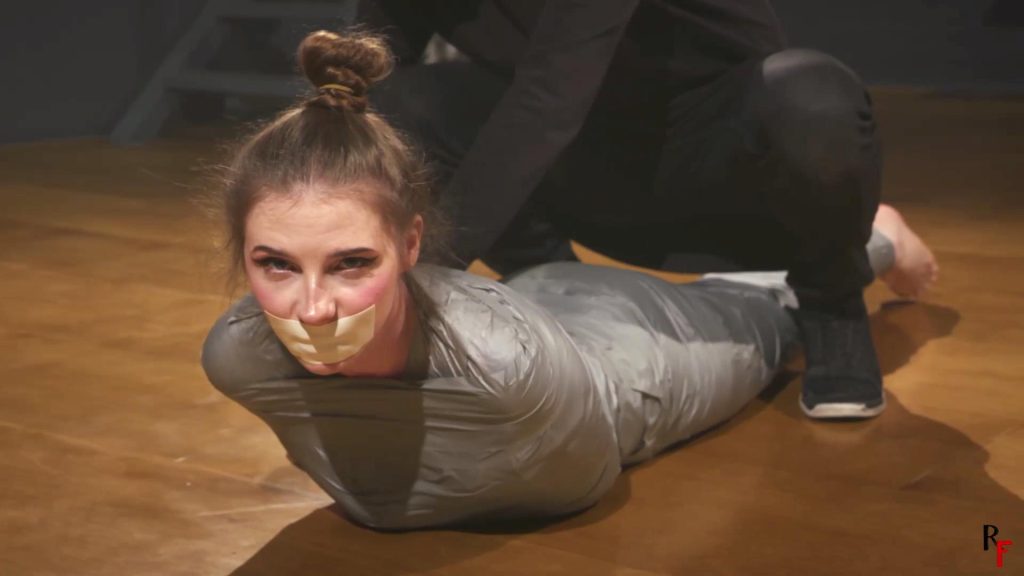 Meloxy - Tape Mummif[00_12_27][20250721-125520]