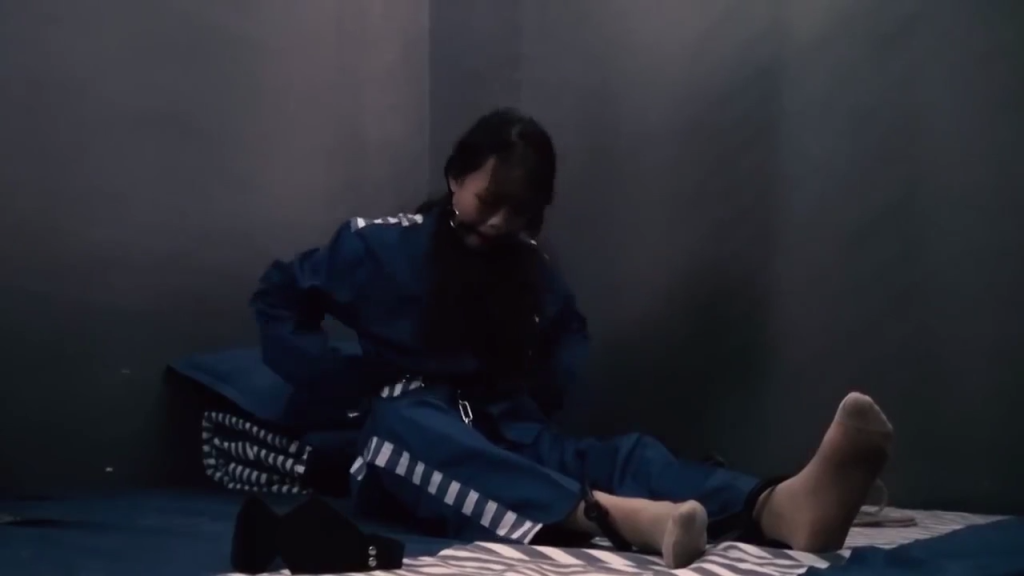 agirlinjail[00_21_42][20250731-152817]