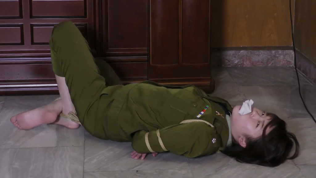 星光工作室——国军服紧缚放置[00_28_54][20250729-174055]