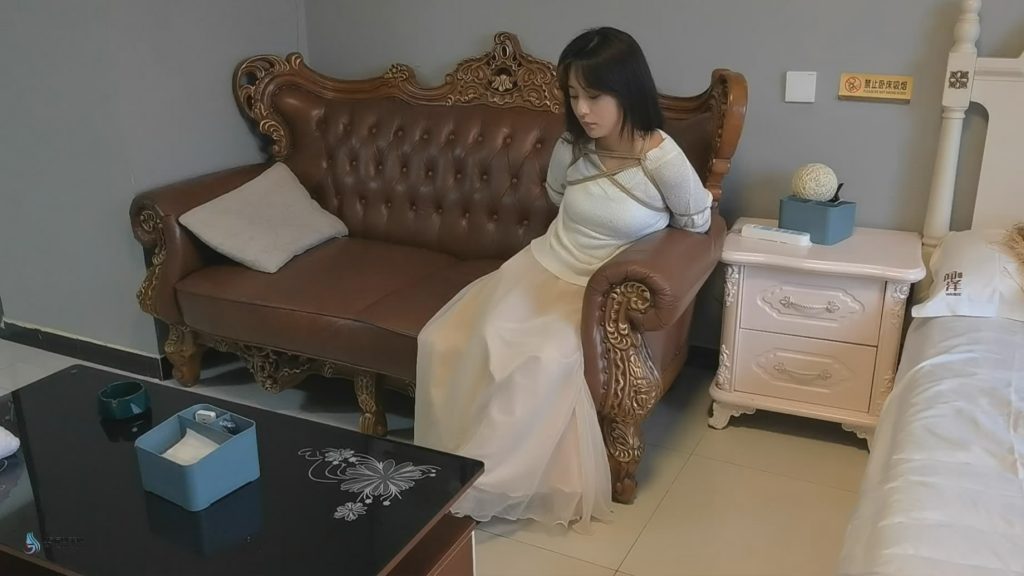 025001j775bb7qx5zn41w1