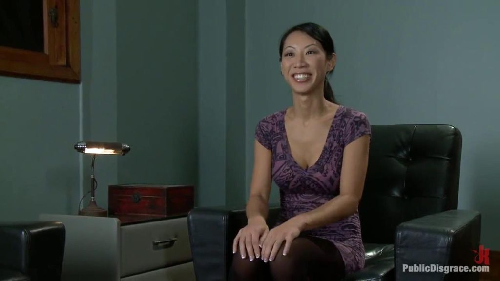 【欧美绳艺】公开处刑田玲-逍遥自在