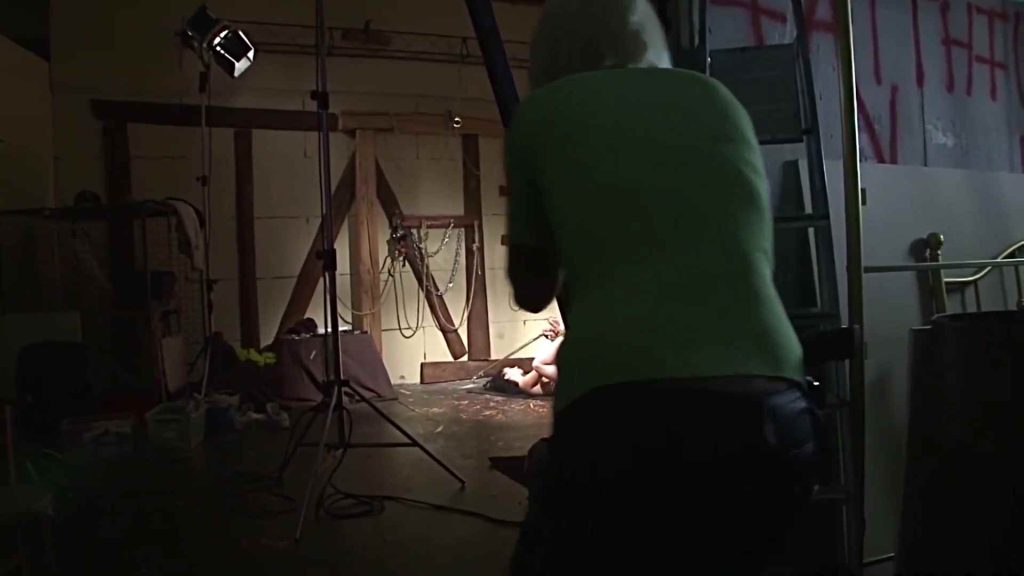 【欧美绳艺】营救人质失败的女侦探-逍遥自在