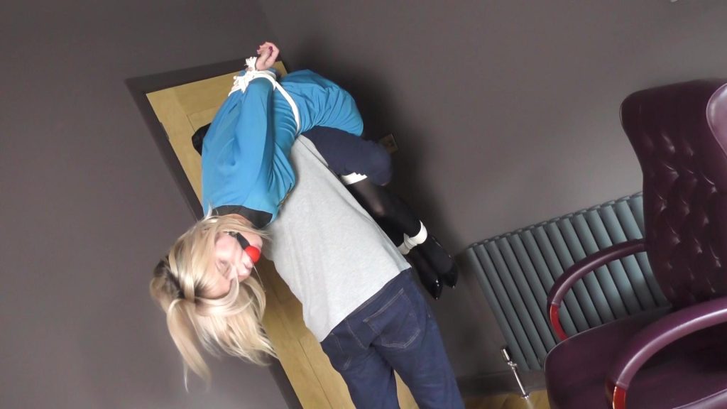 20250816143202522-Chloe Toy in Gorgeou[00_18_25][20250816-141640]