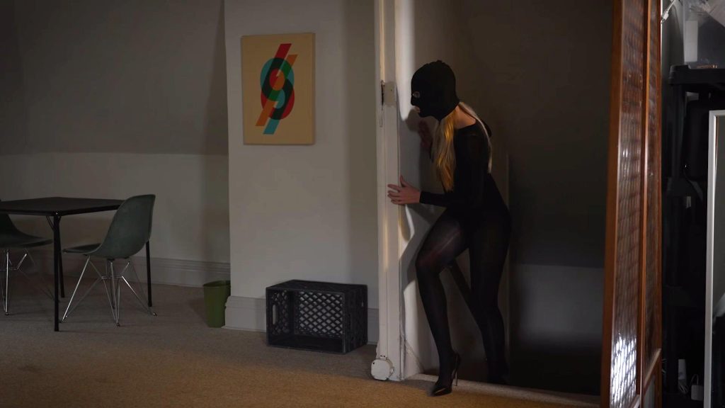 中文字幕ThatBondageGirl 女神AshleyLane私闯民宅,没想到里面住着一对变态夫妻-逍遥自在