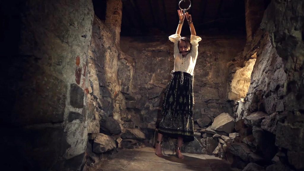 RE 性感美女ChloeToy女作家笔下的束缚章节+内衣女学生床上TK-逍遥自在