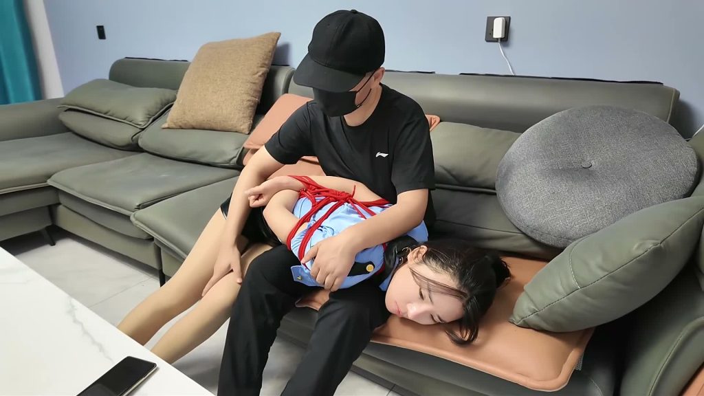 李大侠 女井捕获之美丽女井被连续诱拐和囚禁-逍遥自在