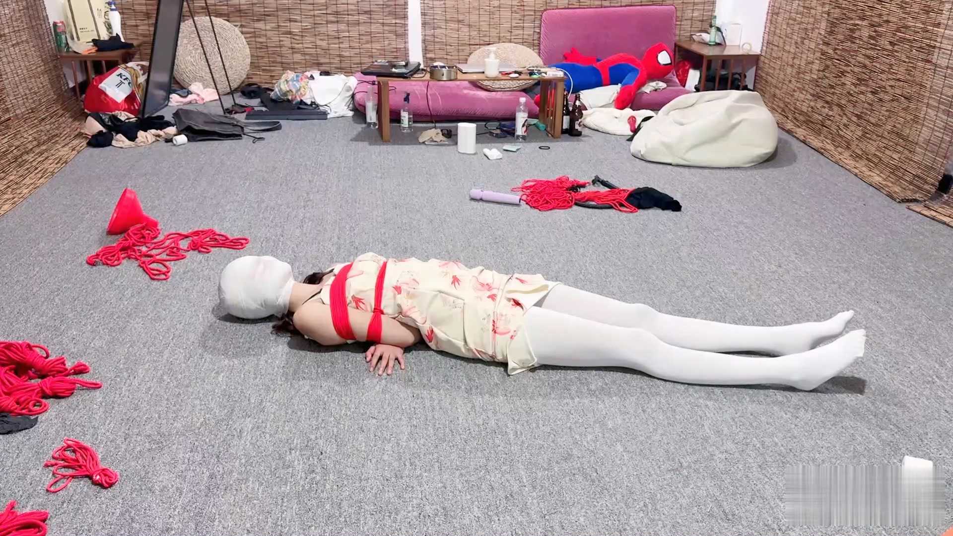 三五小脚工作室 喷出的Y水打湿了丝袜-逍遥自在