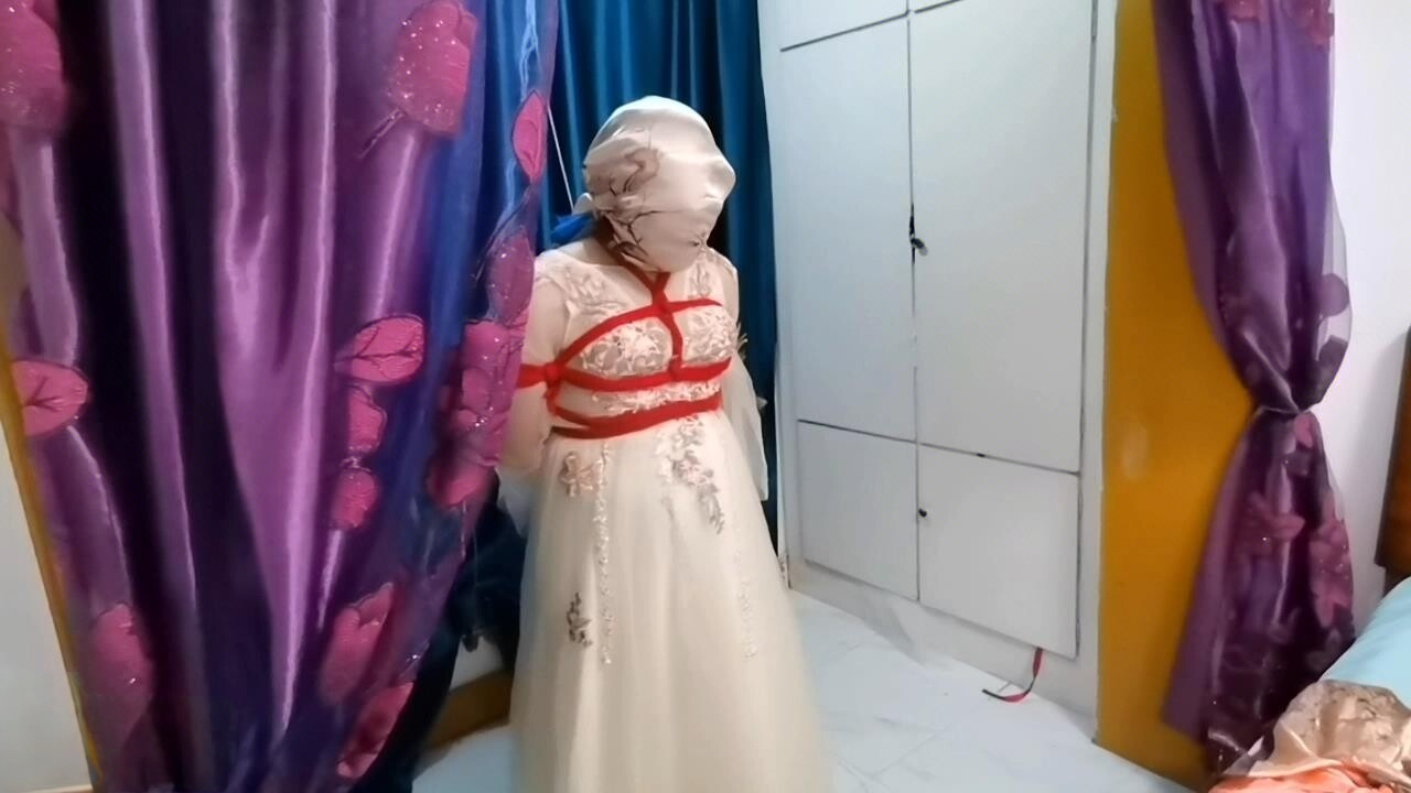 女王爱棉被 吊着努捂闷-逍遥自在