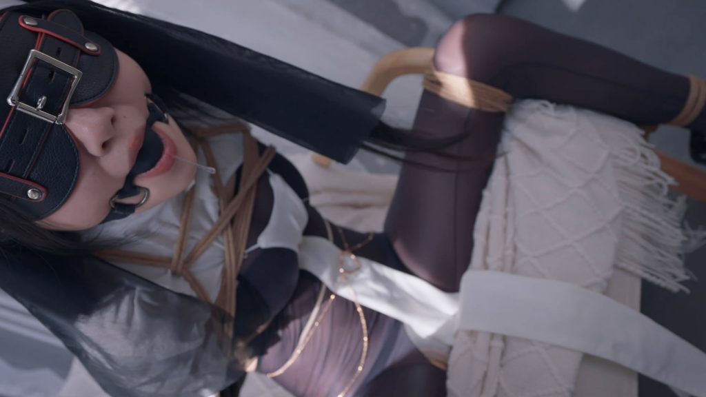 丝米 惩罚堕落修女Ⅲ 抓住一只连体丝袜的美艳修女-逍遥自在