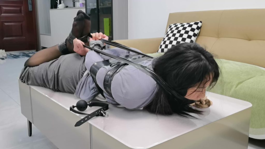 绳心Jun【沐小雨】暴力女教师的劫难 剧情片 搞笑片 胶带紧缚挣扎 TK-逍遥自在