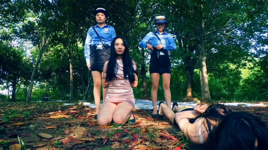 【胜景影视】《知法犯法之空姐没落 》第四集 在执行死刑前一天郭莉莉和潇悦悦被驷马捆绑一级禁锢，最终一个被枪决一个被注射死刑-逍遥自在