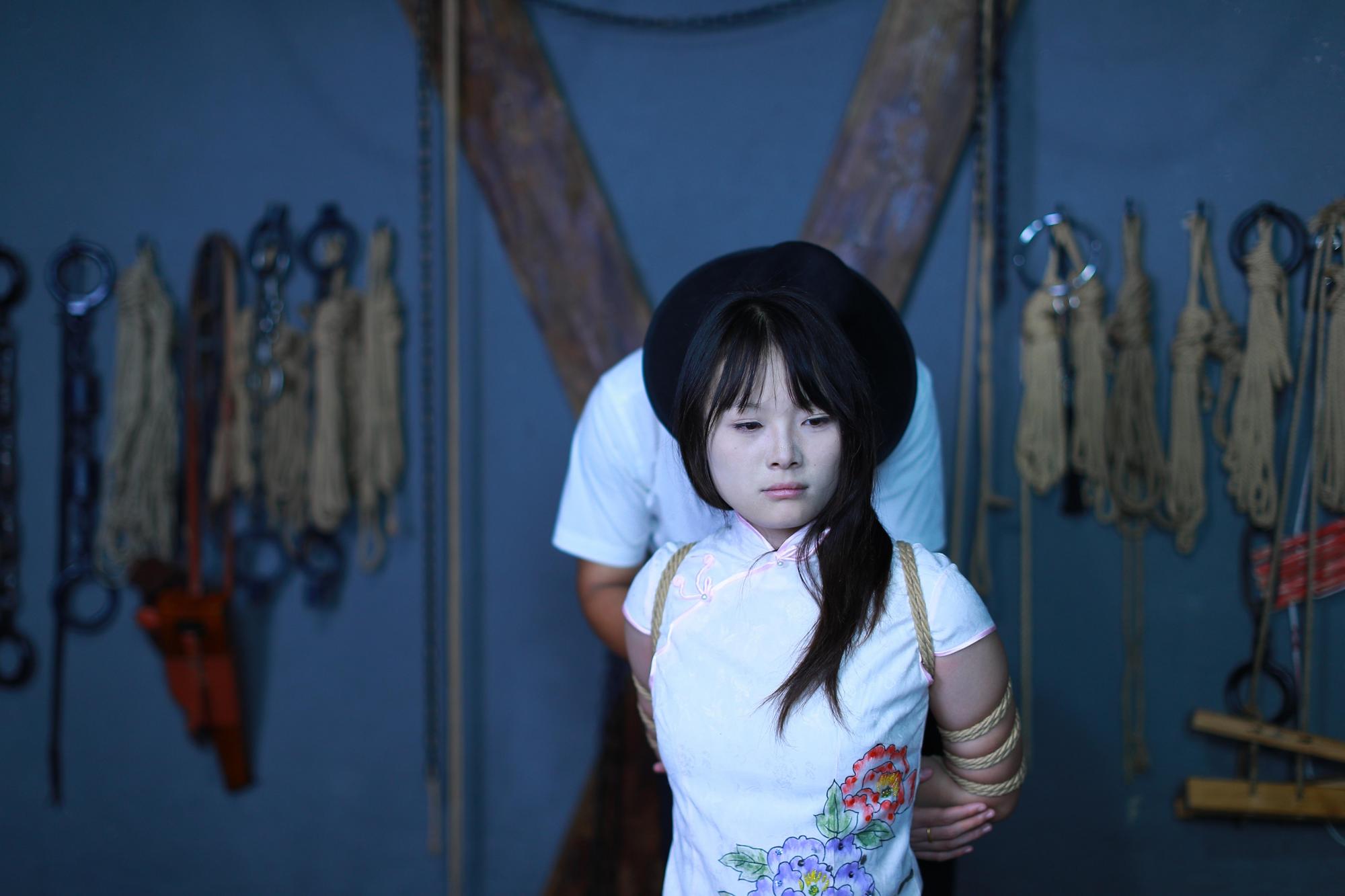 一绳有你 女烈【林知语】剧照778张+视频34分钟净身高165厘米年龄18岁大学生手铐脚镣吊手十字架五花大绑生死牌-逍遥自在