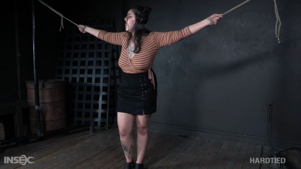 【欧美绳艺】暗牢拘束危险拷问绝望美人-逍遥自在