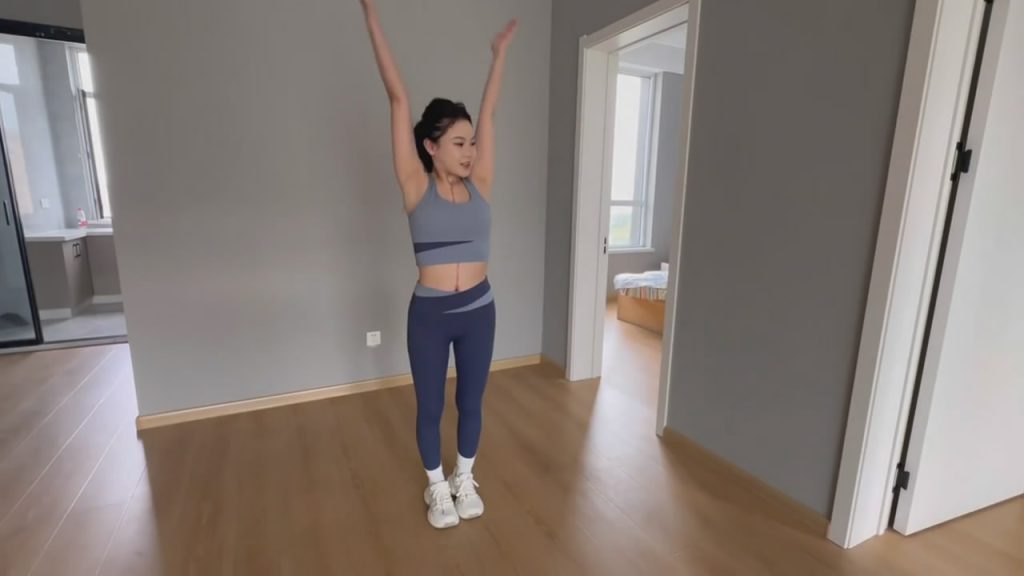 延江艺束 练习瑜伽的女经理 被上司布局玩耍-逍遥自在