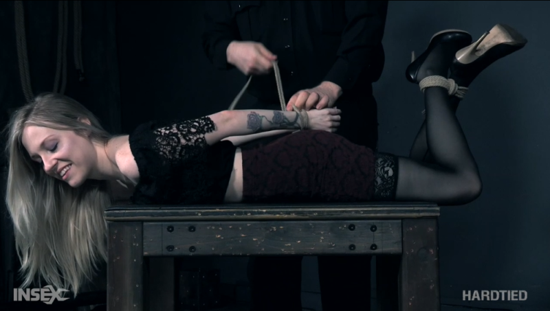 【欧美绳艺】拘束黑丝小魔鬼-逍遥自在