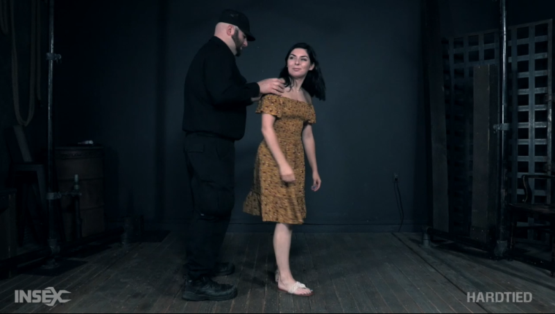 【欧美绳艺】测试忍耐力的女奴隶-逍遥自在