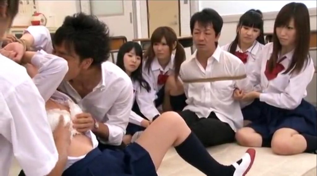 20251018224810102-32