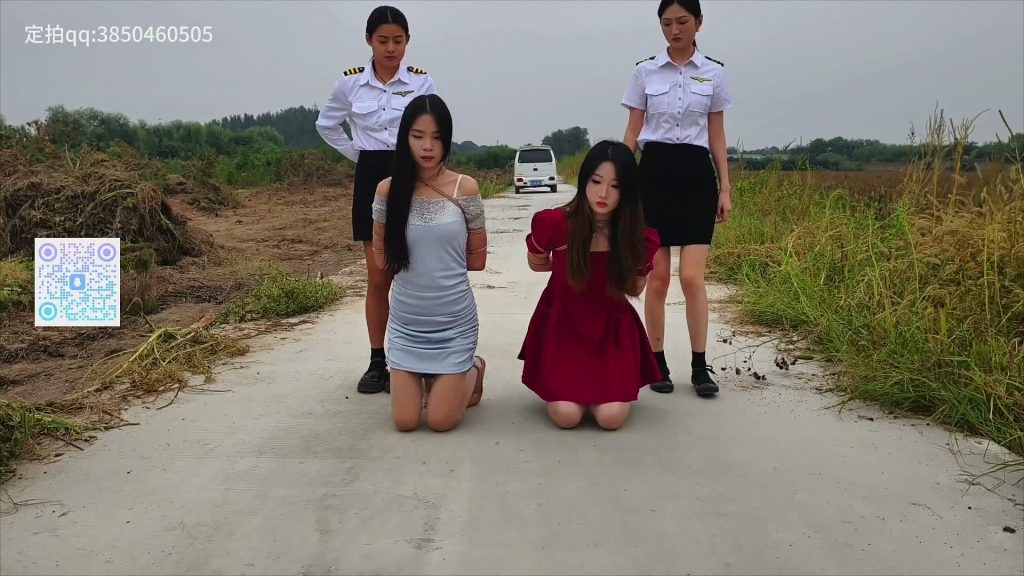 【忘忧社工作室】雨涵林悦两名毒贩在交易时被JC抓获，带去审讯，带重脚铐加手铐-逍遥自在