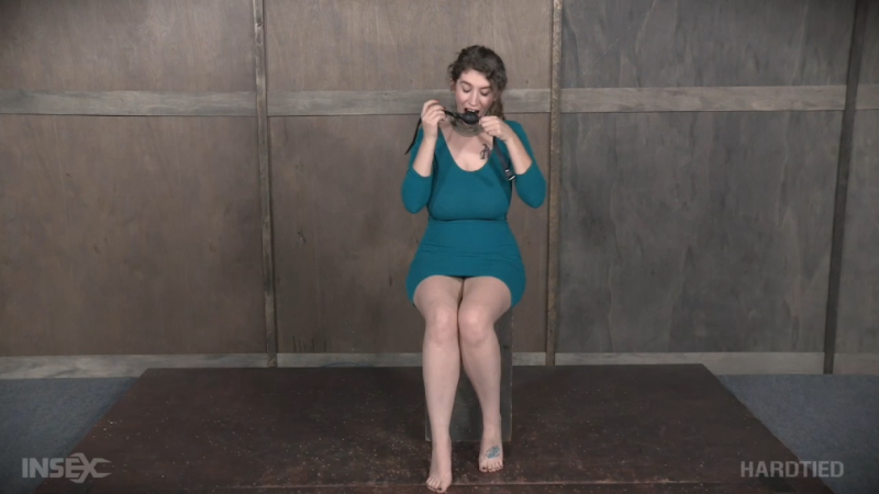 【欧美绳艺】乳首痛苦的刑责-逍遥自在