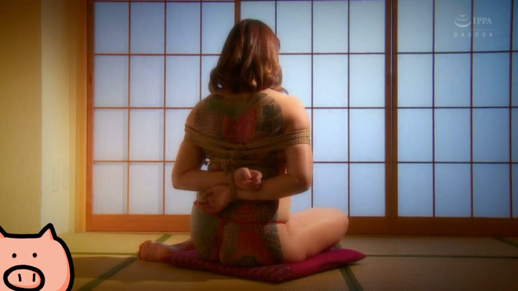 【日韩绳艺】刺青妇女的紧缚调教完虐崩溃责罚-逍遥自在
