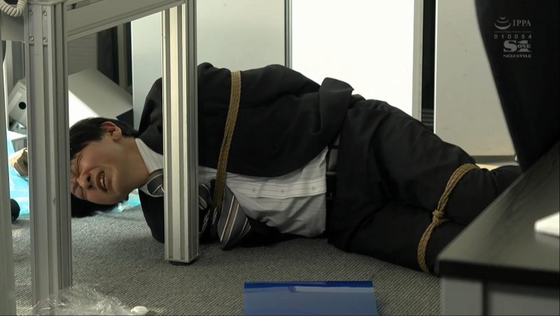 【日韩绳艺】【内嵌字幕】完全绳虐紧缚SM调教巨乳替父亲还债的制服奴隶少女-逍遥自在