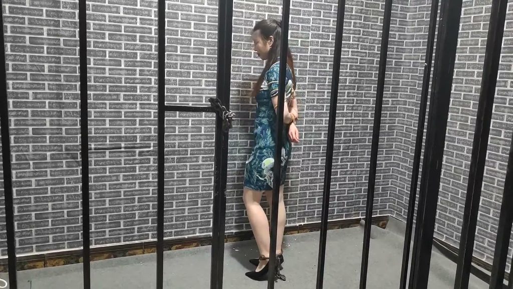 静雅工作室 大姐被抓。制服旗袍美女-逍遥自在