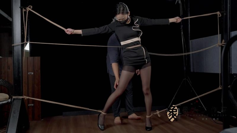 象人工作室 轻语-空姐制服黑丝套，大字床缚+站立大字，1H超长折磨-逍遥自在