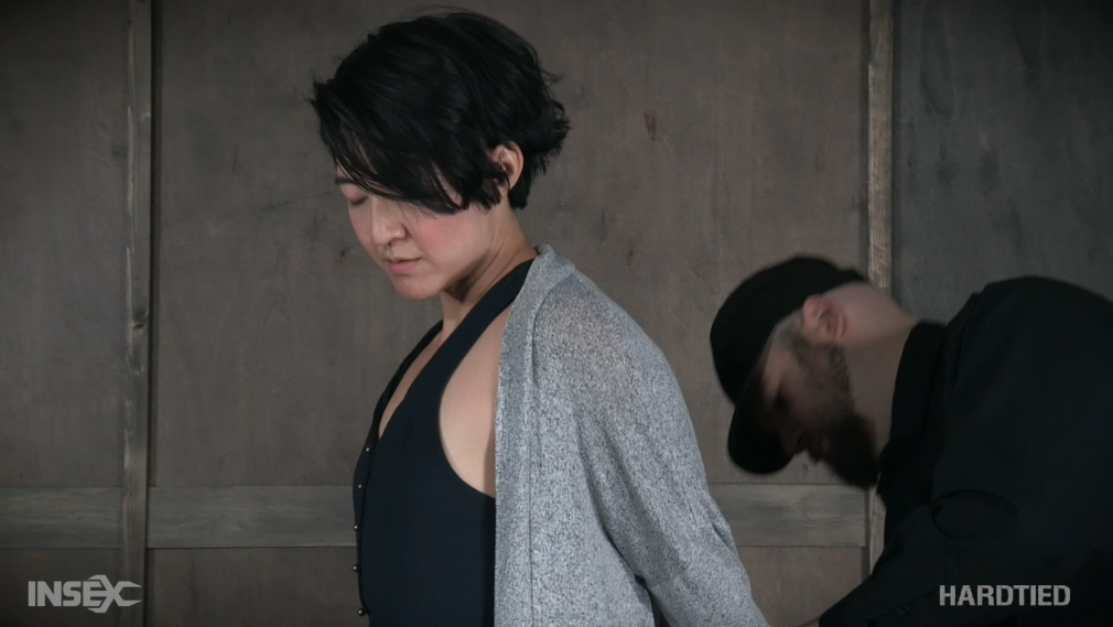 【欧美绳艺】被恶魔欺骗的新人奴隶-逍遥自在