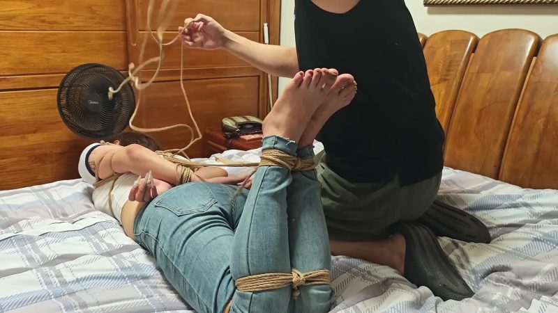 【墨色】思思牛仔裤驷马-逍遥自在