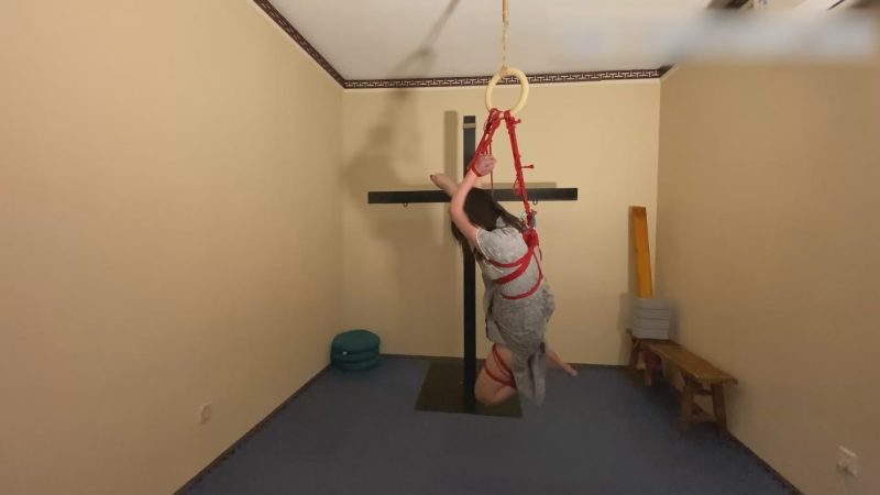【山鬼工作室】清纯女大夏可体验吊缚，通过变化不同的绳结吊出来的效果也不同-逍遥自在