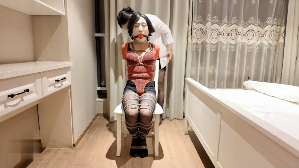 绳奴该有的样子《我的居家摆件之驷马紧缚篇》-逍遥自在