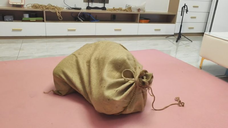 李大侠 佳佳学生装遭遇入室抢劫绑架装麻袋-逍遥自在