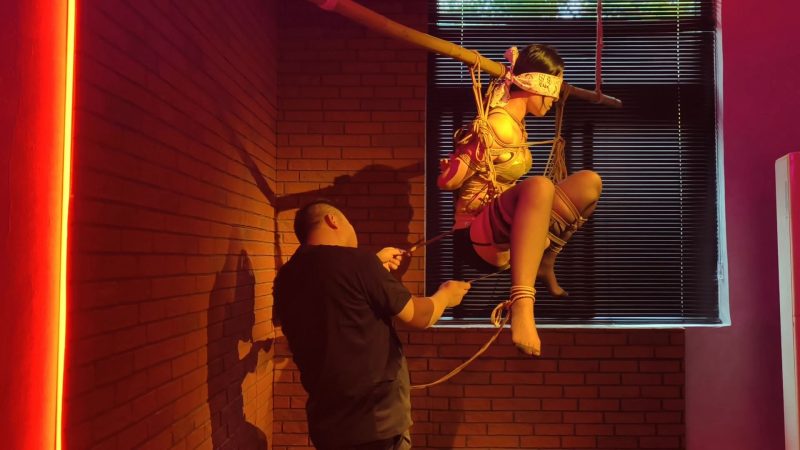 纵横工作室 故事新编之琪琪雨涵绳姐妹第二集-逍遥自在