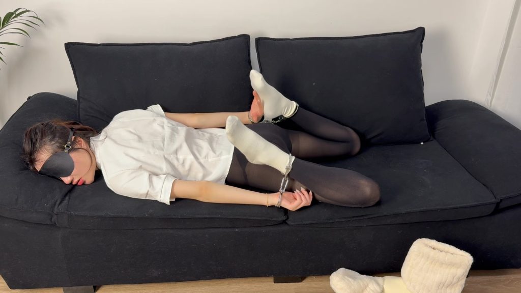 【YM出品】第七十九部 客户定拍《迷晕少女劫厚黑版》-逍遥自在