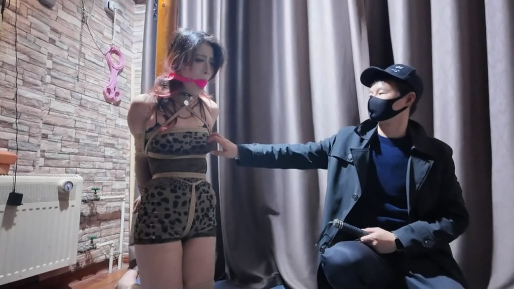 一绳所爱 《两只可爱的小狗狗》-逍遥自在