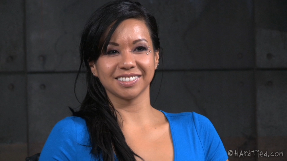 【欧美绳艺】供人肆意玩虐羞辱淫乱的贱畜-逍遥自在