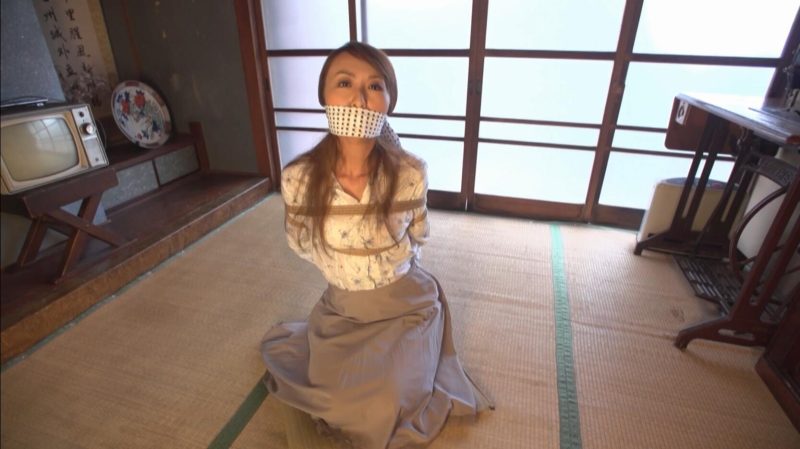 【日韩绳艺】完全SM紧缚调教奴隶人妻欲望诱惑施虐的悲惨生活-逍遥自在