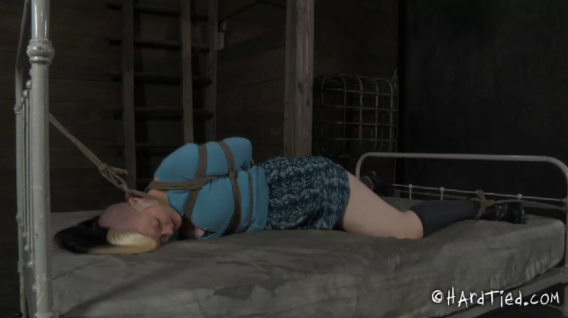 【欧美绳艺】绳缚哥特式女M欲望之中的快乐-逍遥自在