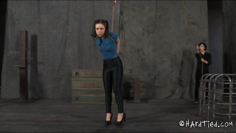 【欧美绳艺】捆绑固定之下的女孩-逍遥自在