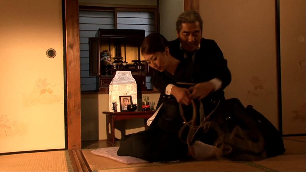 【日韩绳艺】田园木屋舍下之麻绳紧缚热烛调教未亡寡妇媳妇 2-逍遥自在