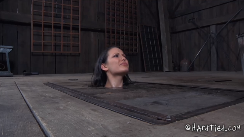 【欧美绳艺】铁器拘束严厉痛苦酷刑折磨-逍遥自在