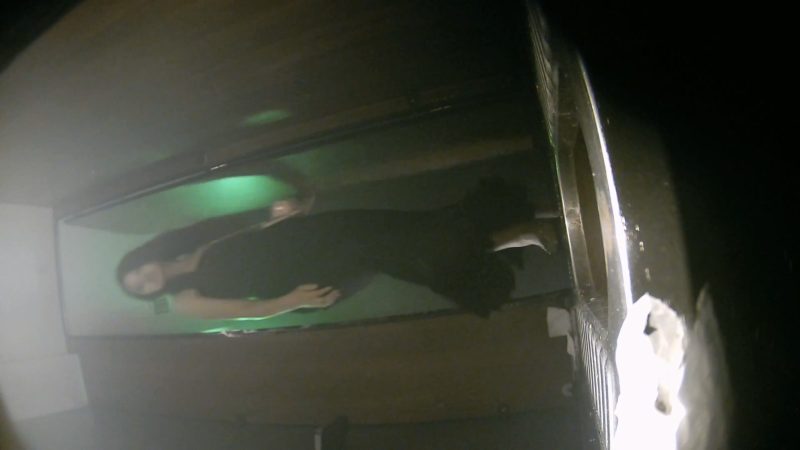 【超级偷拍】极品小姐姐 乃子坚挺带着玩跳蛋 尿完了又塞进去 百度盘-逍遥自在